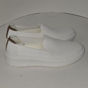 New Skechers White On White Bottom Slip On Sneakers 8.5